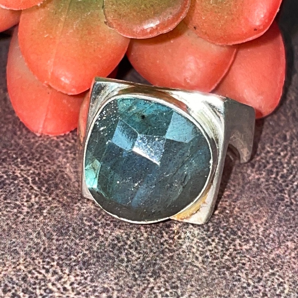 Labradorite Silver Ring - Picture 4 of 16